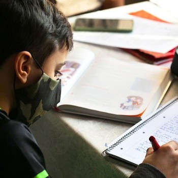 O impacto do fechamento das escolas pra saúde das crianças.